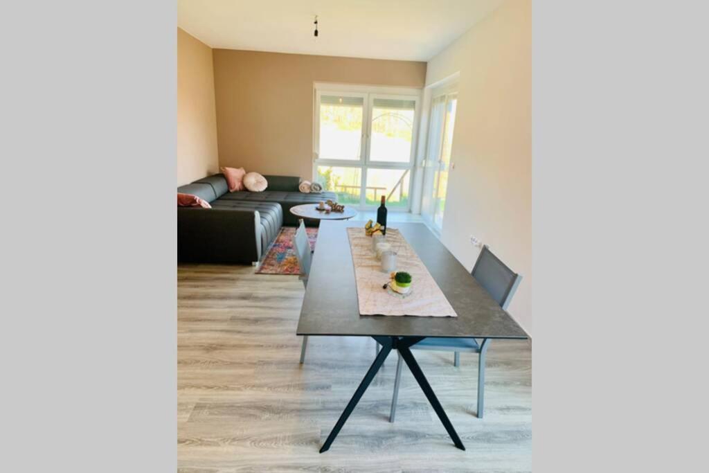 Gaestetraum Mit Wunderschoenem Ausblick Und Garten Apartment Muhldorf Bei Feldbach Екстериор снимка