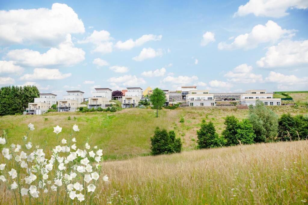 Gaestetraum Mit Wunderschoenem Ausblick Und Garten Apartment Muhldorf Bei Feldbach Екстериор снимка